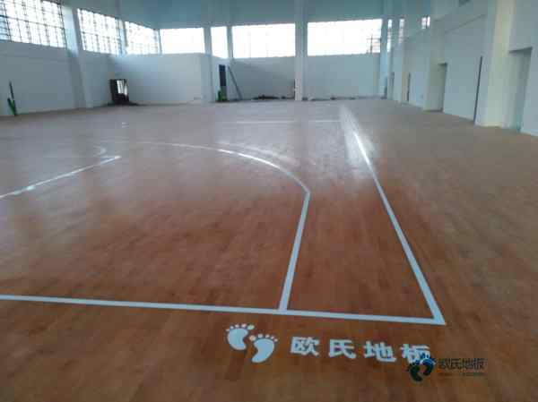 價(jià)格是多少錢？橡膠木籃球運(yùn)動(dòng)木地板