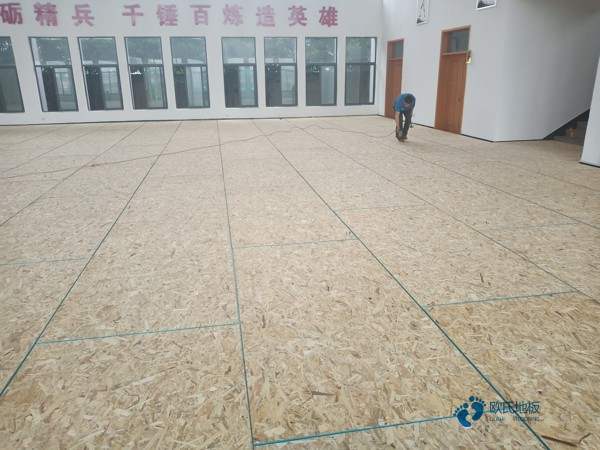 指接板體育運(yùn)動地板板式龍骨結(jié)構(gòu)