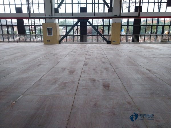 福建實木運動地板現(xiàn)貨供應